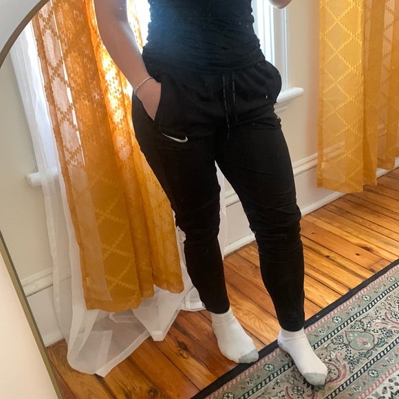 Nike Joggers - Picture 4 of 5